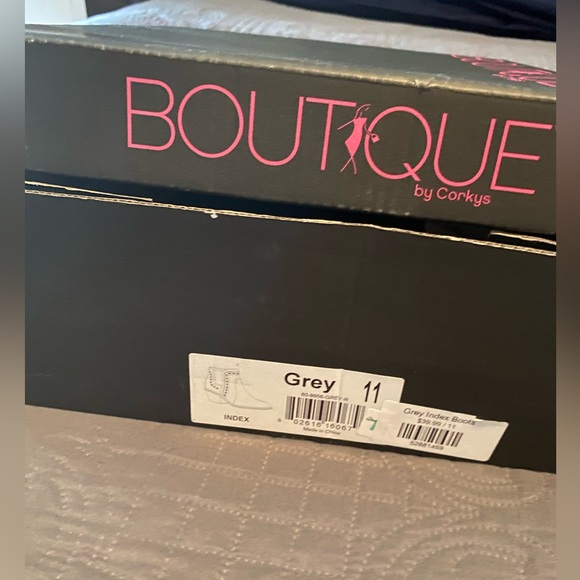 Boutique by Corkys Grey Index boots. Size 11 - Picture 2 of 7
